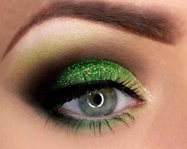 Как сделать яркий макияж для зеленых глаз? Секреты создания неотразимого образа| 