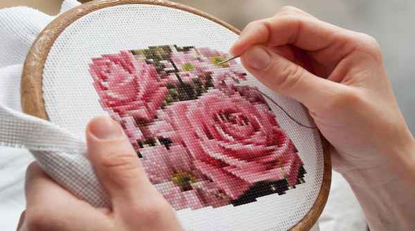 Домашние хобби: как научиться вышивать крестиком 