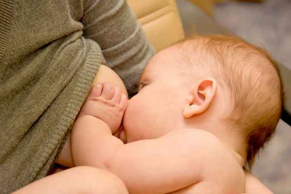 К чему снится: кормить ребёнка грудью во сне?| 