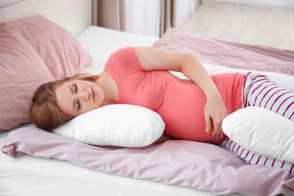 Как правильно спать при беременности| 