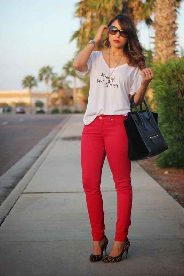 С чем носить красные джинсы? Твой яркий и дерзкий стиль| 