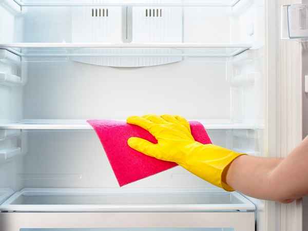 Как и чем правильно мыть холодильник внутри? 
