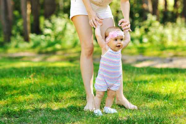 Прогулка с ребёнком: почему малыш не идет за мамой, причины| 
