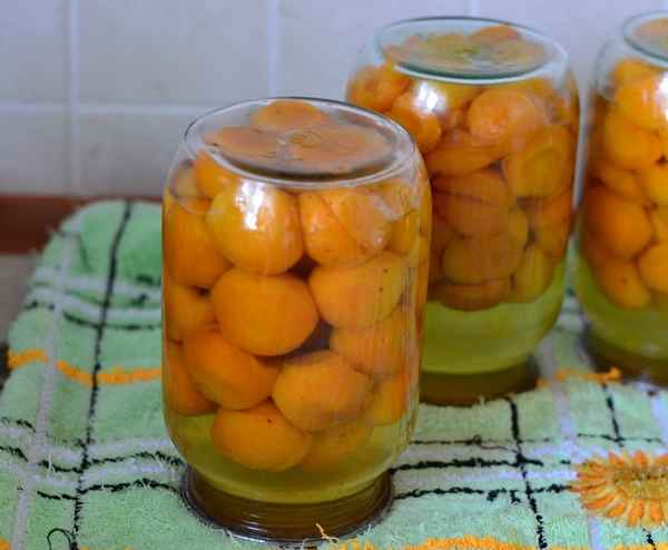 Компот из абрикосов на зиму (рецепт) 