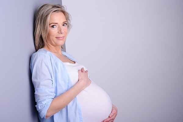 Первая беременность у женщин после 35 лет: плюсы и минусы 