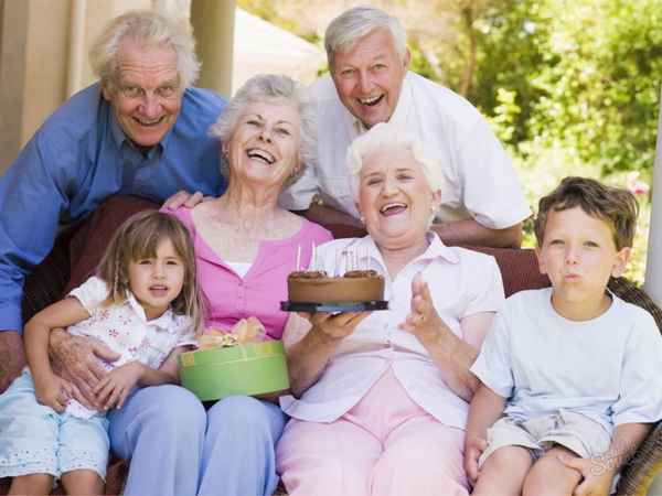 Дедушки и бабушки: сотрудничество или конкуренция